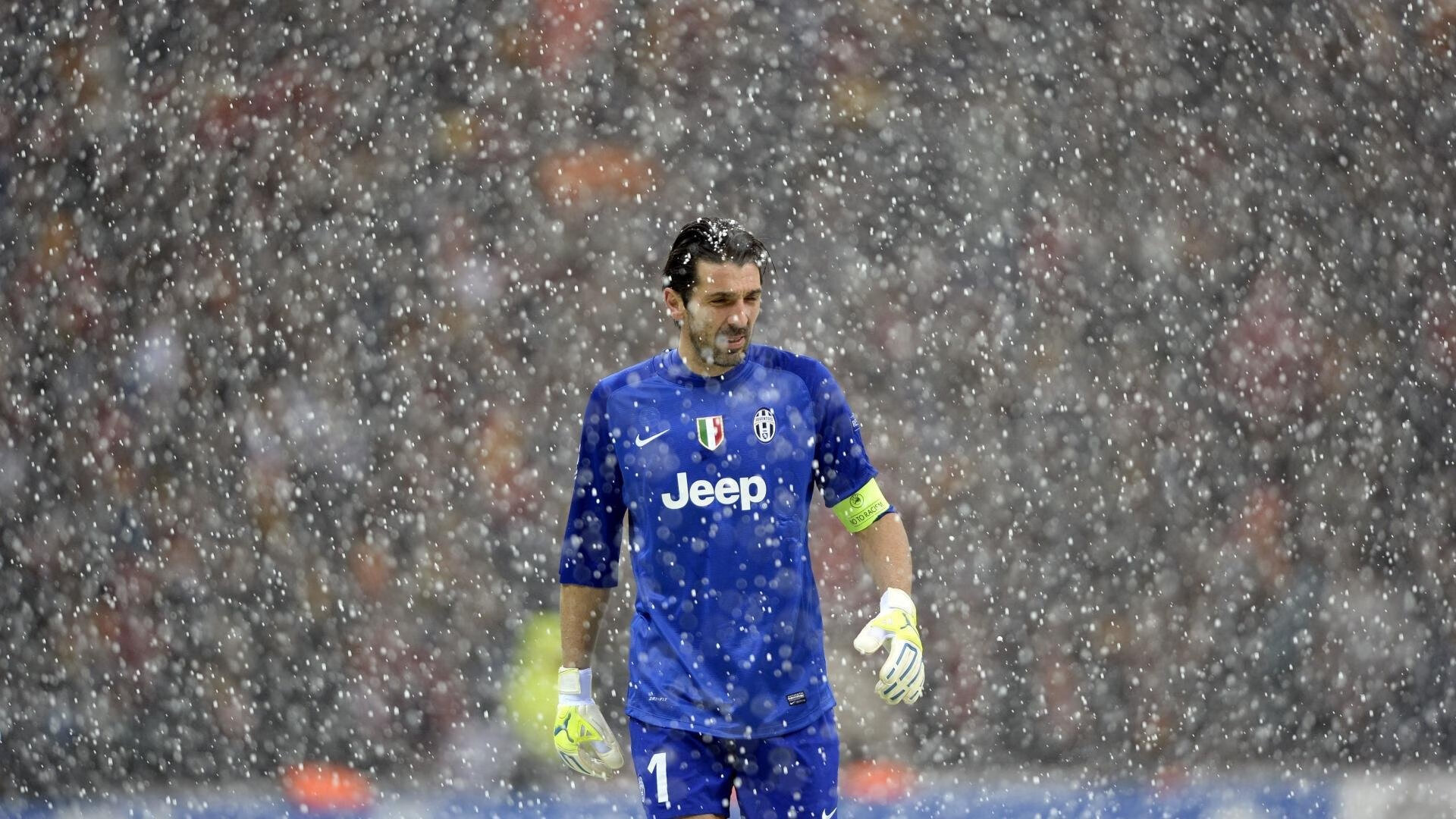 电竞战场上的诺坎普奇迹，当TheShy的剑姬遇上梅西的左脚，当电竞巅峰剑姬邂逅绿茵传奇左脚，一场跨越维度的诺坎普奇迹