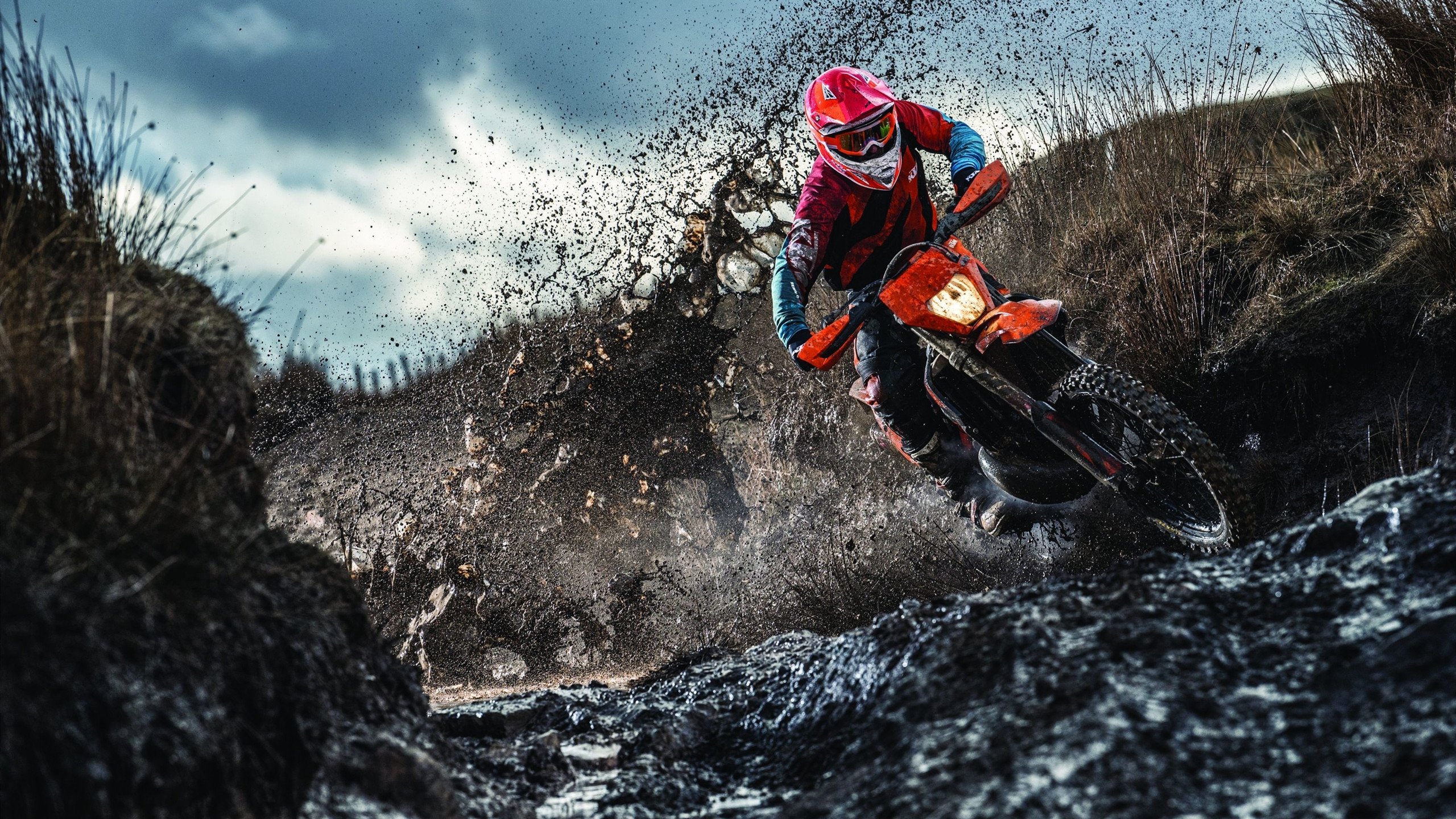 网坛足坛双线爆冷，穆古鲁扎巅峰对决与巴特勒60分钟阿森纳激战的悬念之夜，双线爆冷！穆古鲁扎阿森纳共演悬念之夜