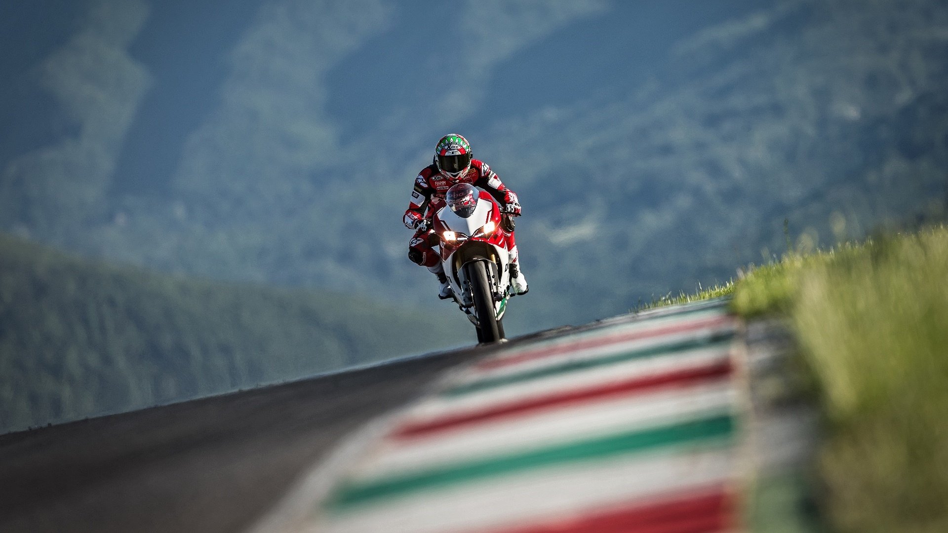 夜空下的新星，本菲卡传射建功，那不勒斯少年点燃欧洲球探之火，夜空新星，本菲卡传射建功，那不勒斯少年点燃欧洲球探之火